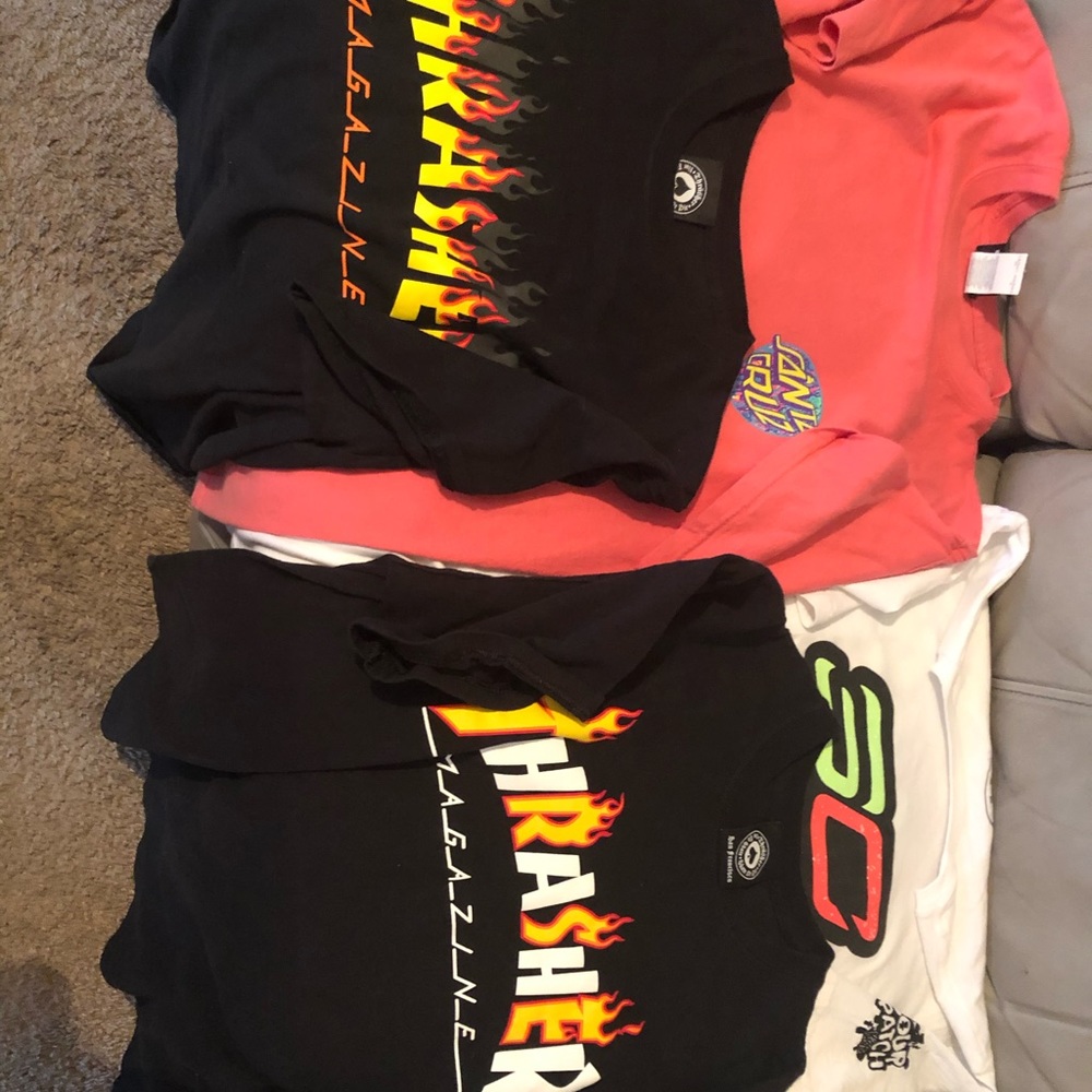 Men’s name brand shirt
